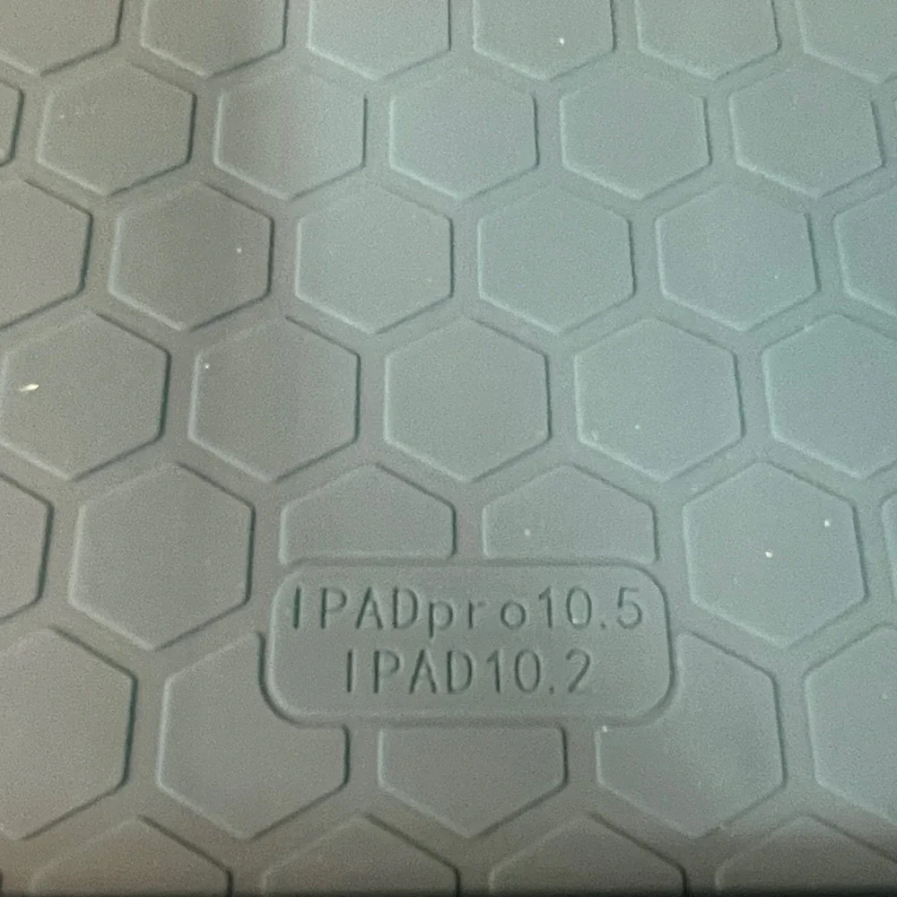 I pod 10.2 Textured Case with tempered glass